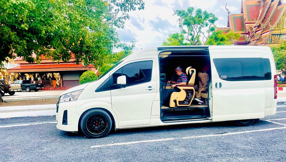 MR. NOT VAN VIP SAMUI SERVICE